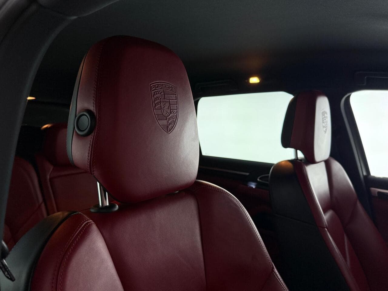 Porsche Cayenne thumbnail Seat Front Passenger
