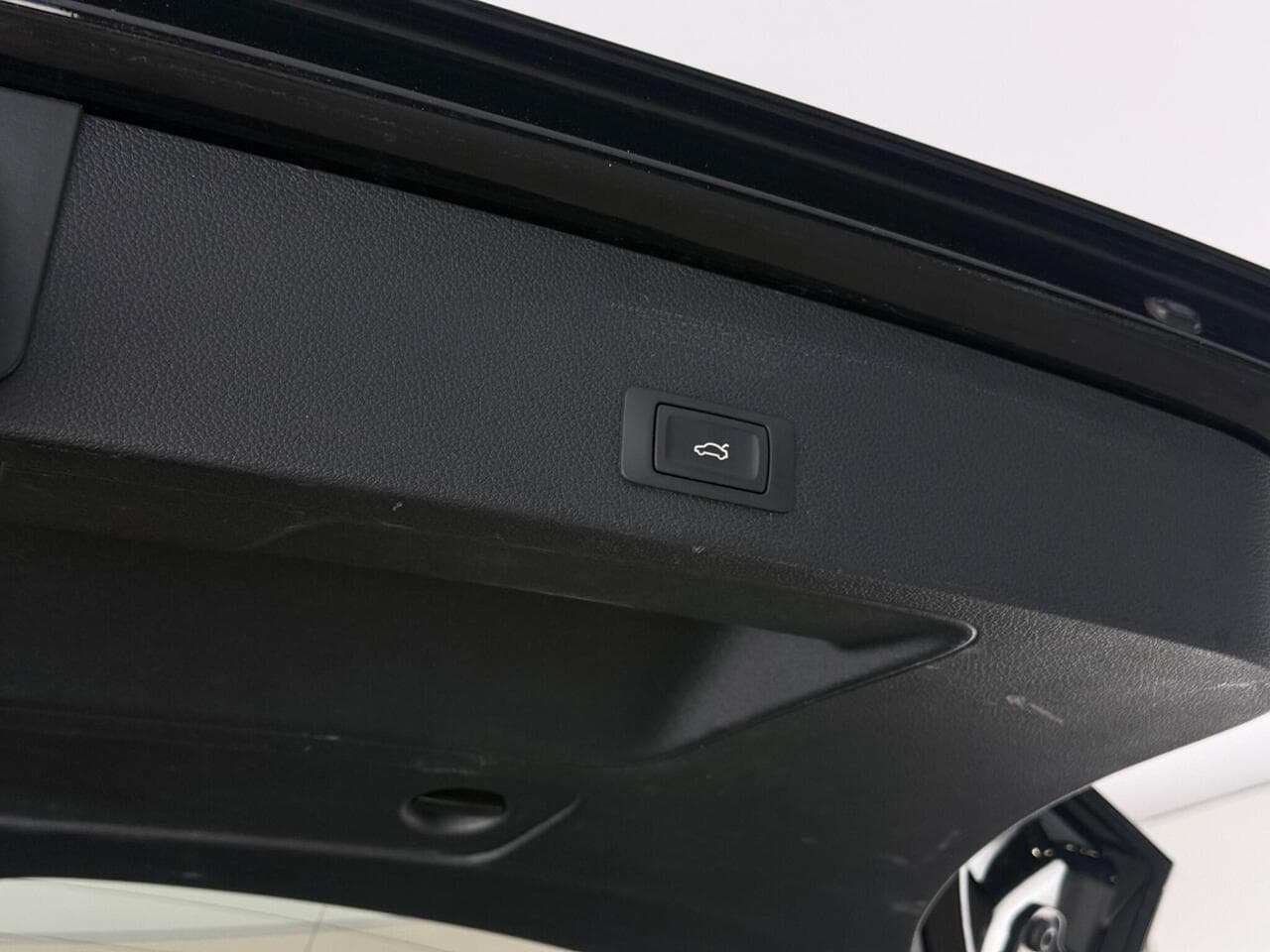 Audi Q2 thumbnail Misc Controls