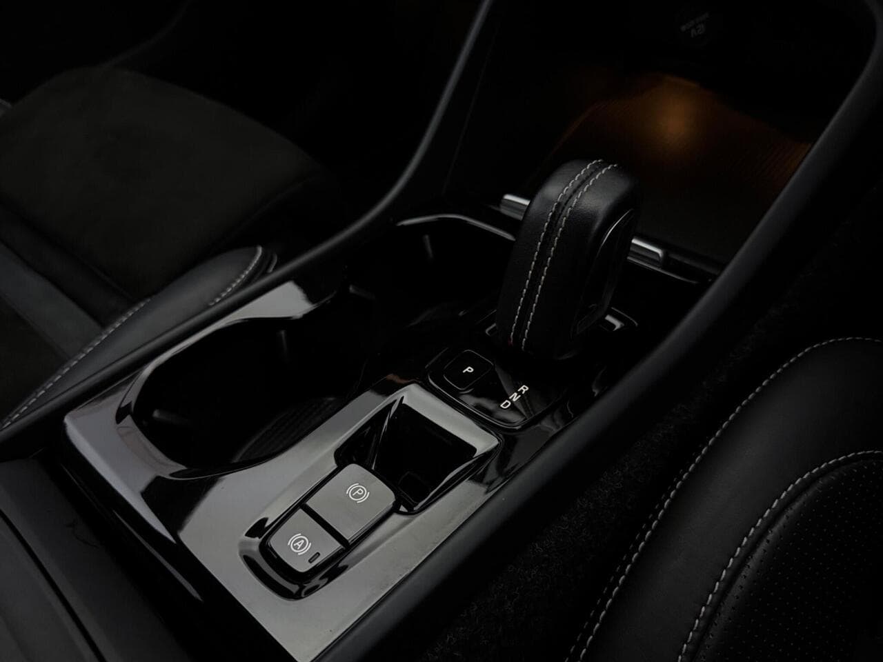 Volvo XC40 thumbnail Interior Front