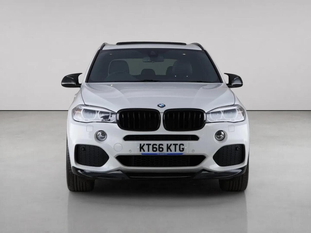 BMW X5 thumbnail Front