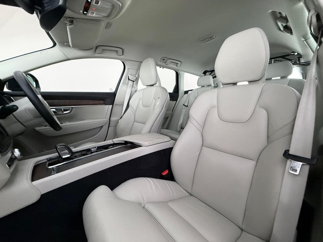 Volvo V90 Cross Country thumbnail Seat Front Passenger