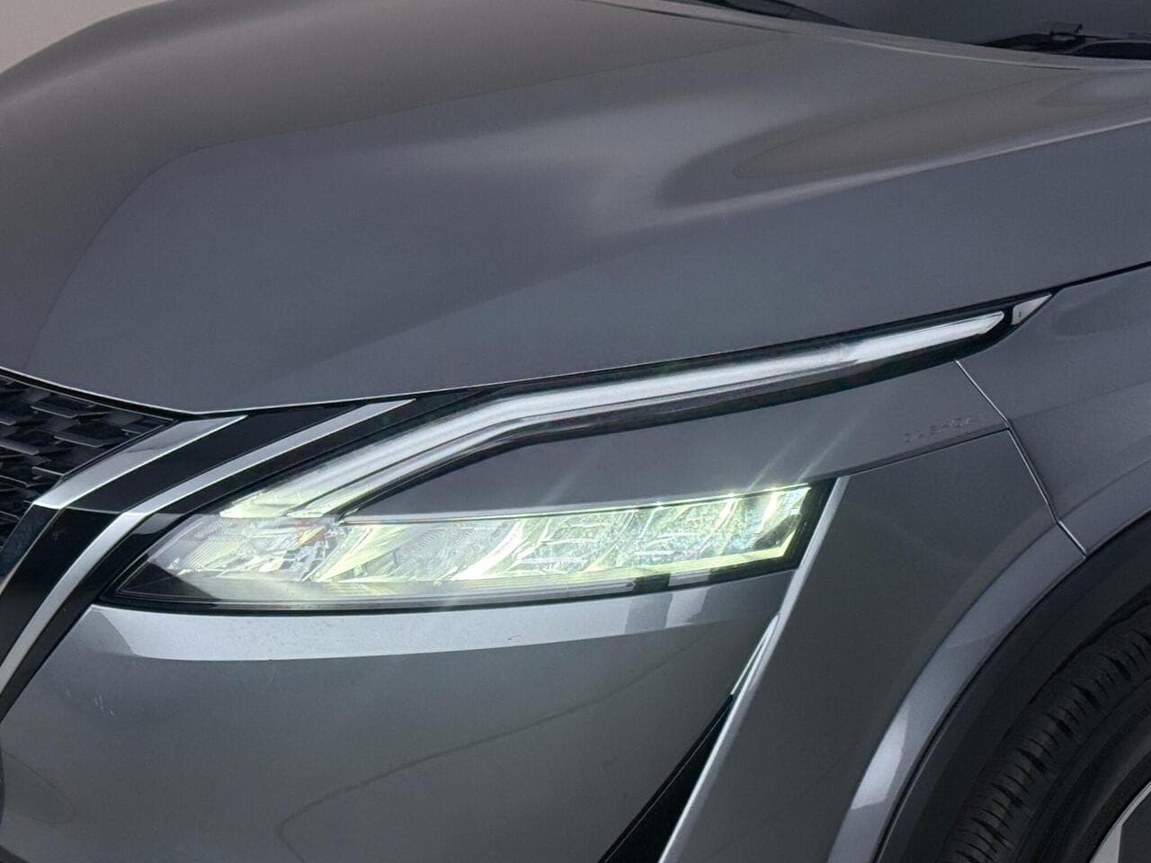 Nissan Qashqai thumbnail Lights Front