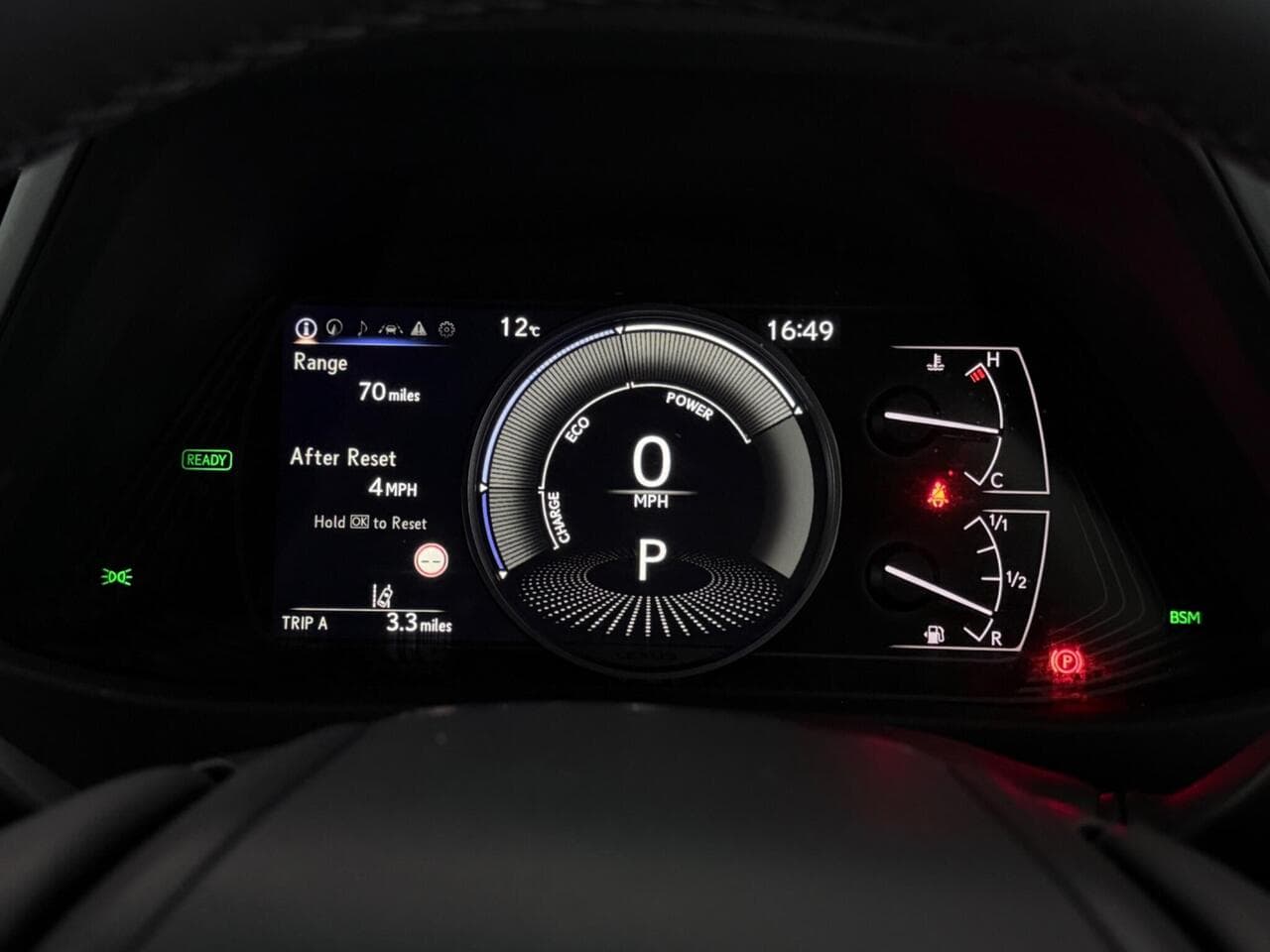 Lexus UX thumbnail Driver Instruments