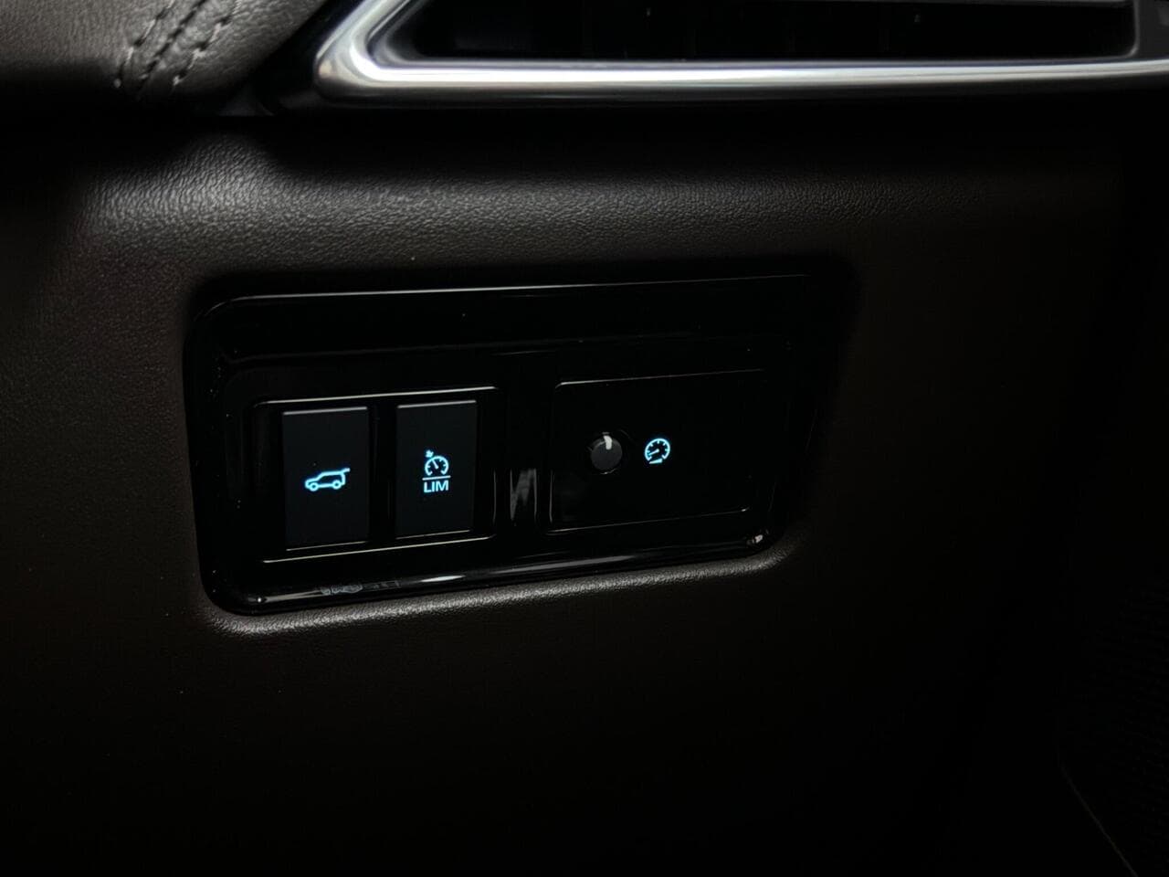 Jaguar F-PACE thumbnail Misc Controls