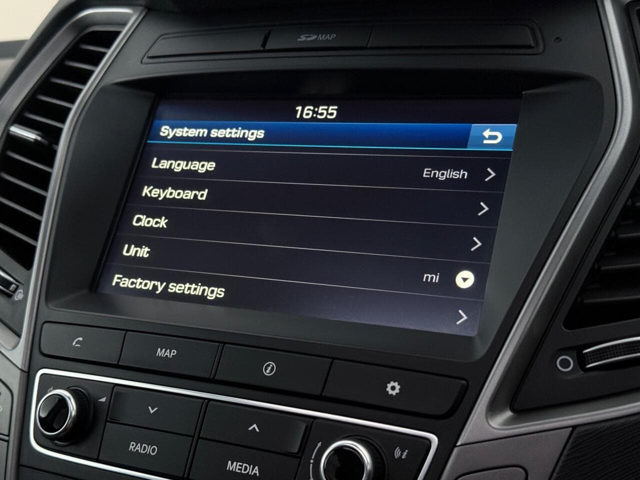 Hyundai Santa Fe thumbnail Infotainment System