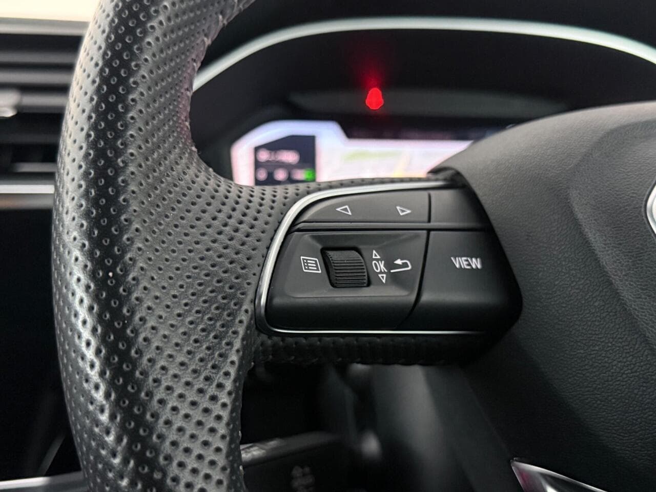 Audi Q3 thumbnail Misc Controls