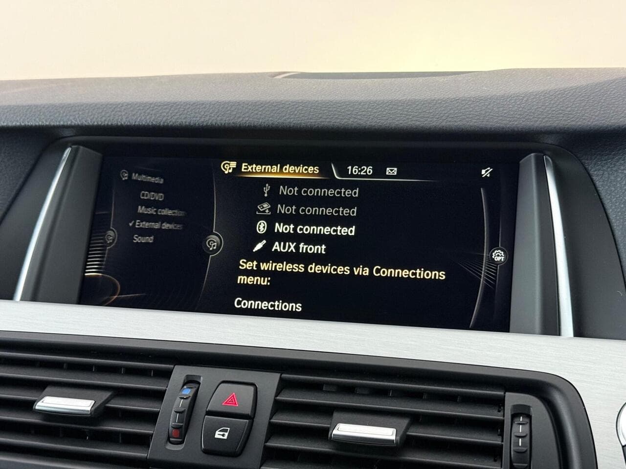 BMW 5 Series thumbnail Infotainment System