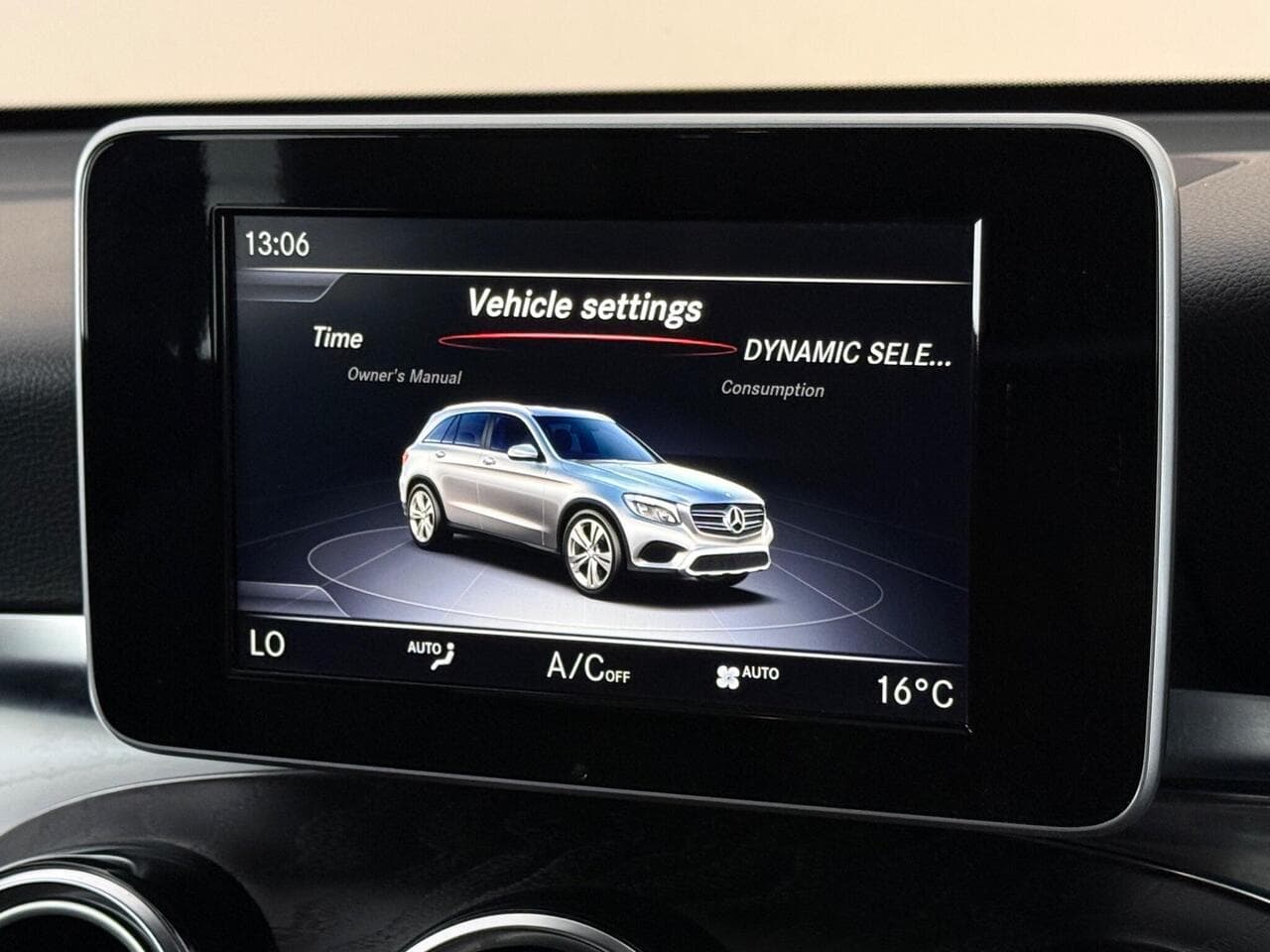 Mercedes-Benz GLC thumbnail Infotainment System