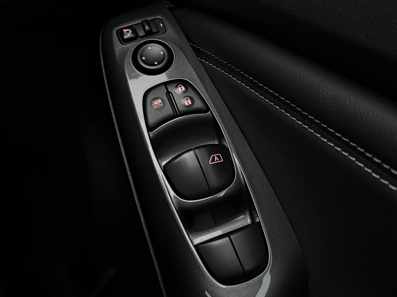 Nissan Juke thumbnail Misc Controls