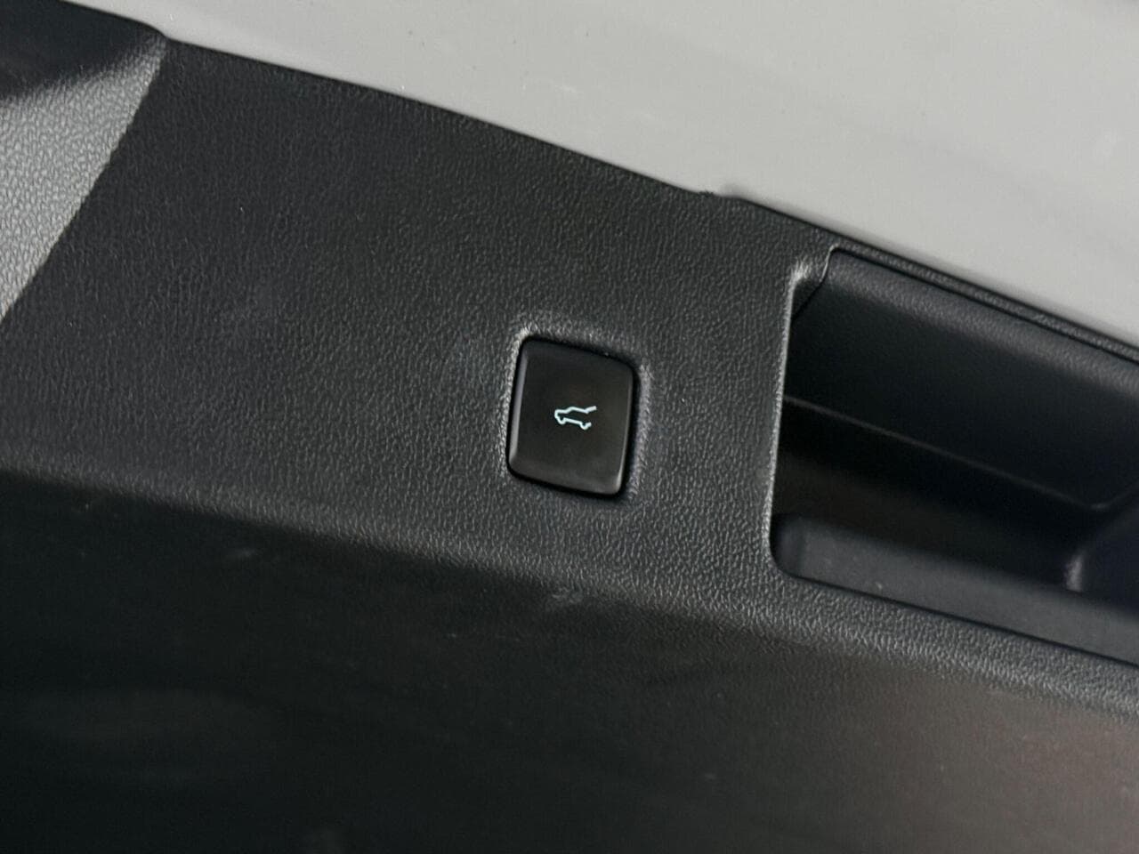 Ford Kuga thumbnail Misc Controls