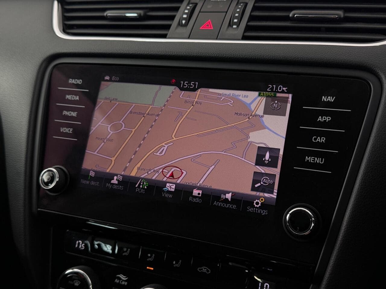 Skoda Octavia thumbnail Infotainment System