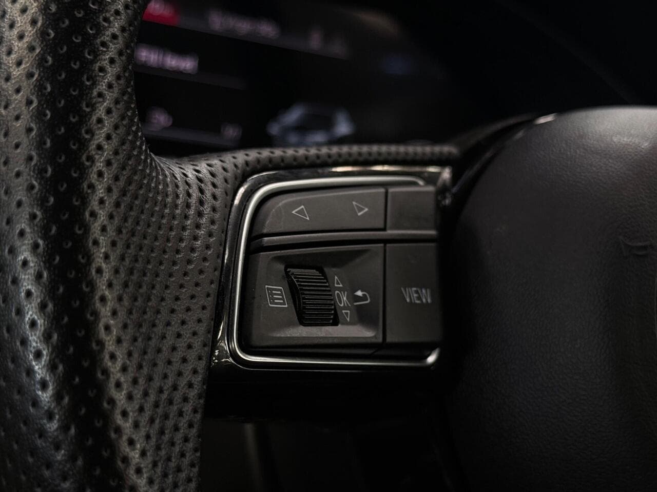 Audi A4 thumbnail Misc Controls