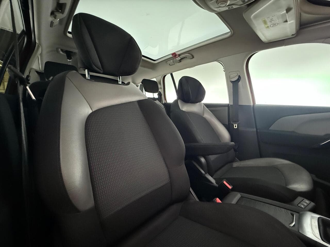 Citroen Grand C4 Picasso thumbnail Seat Front Passenger