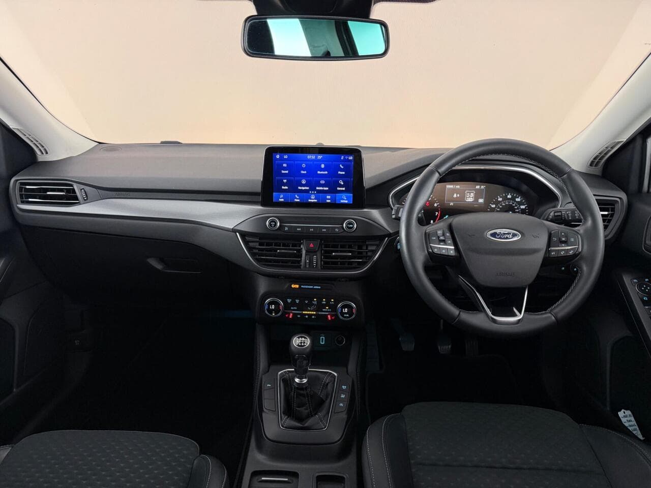 Ford Focus thumbnail Interior Front