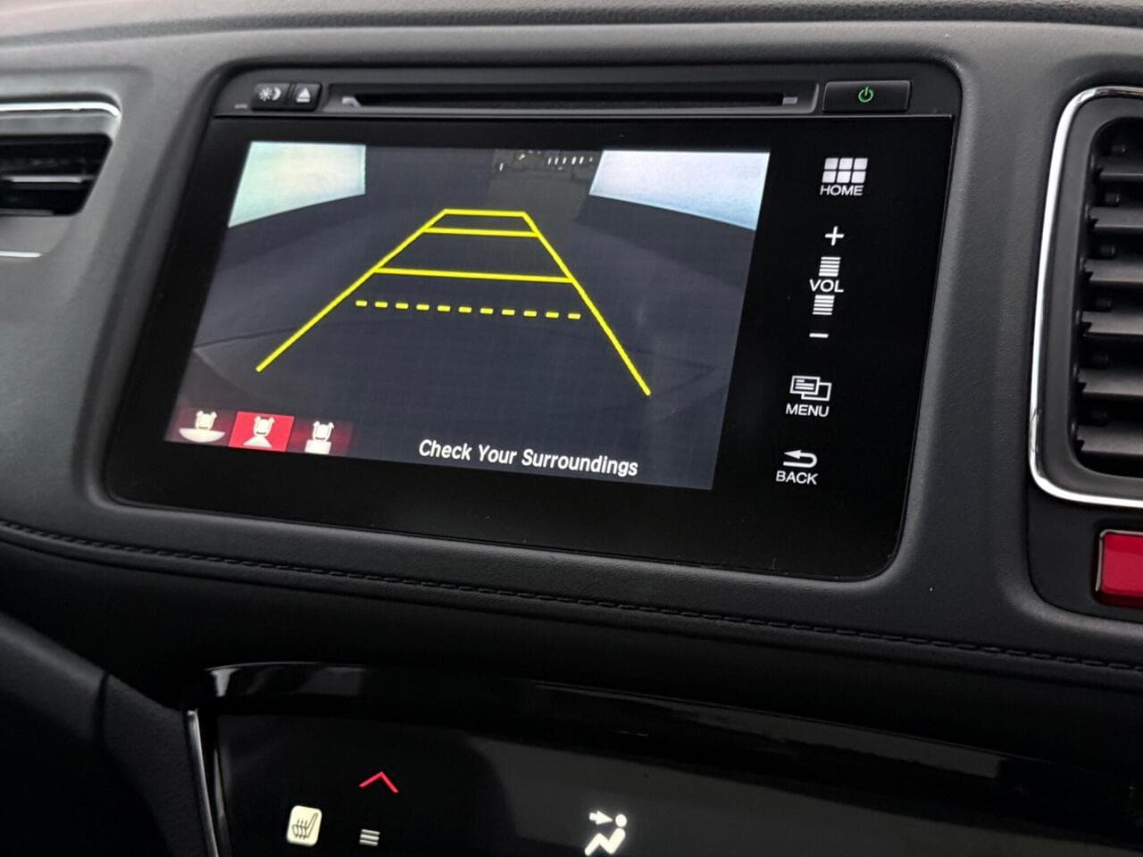 Honda HR-V thumbnail Infotainment System