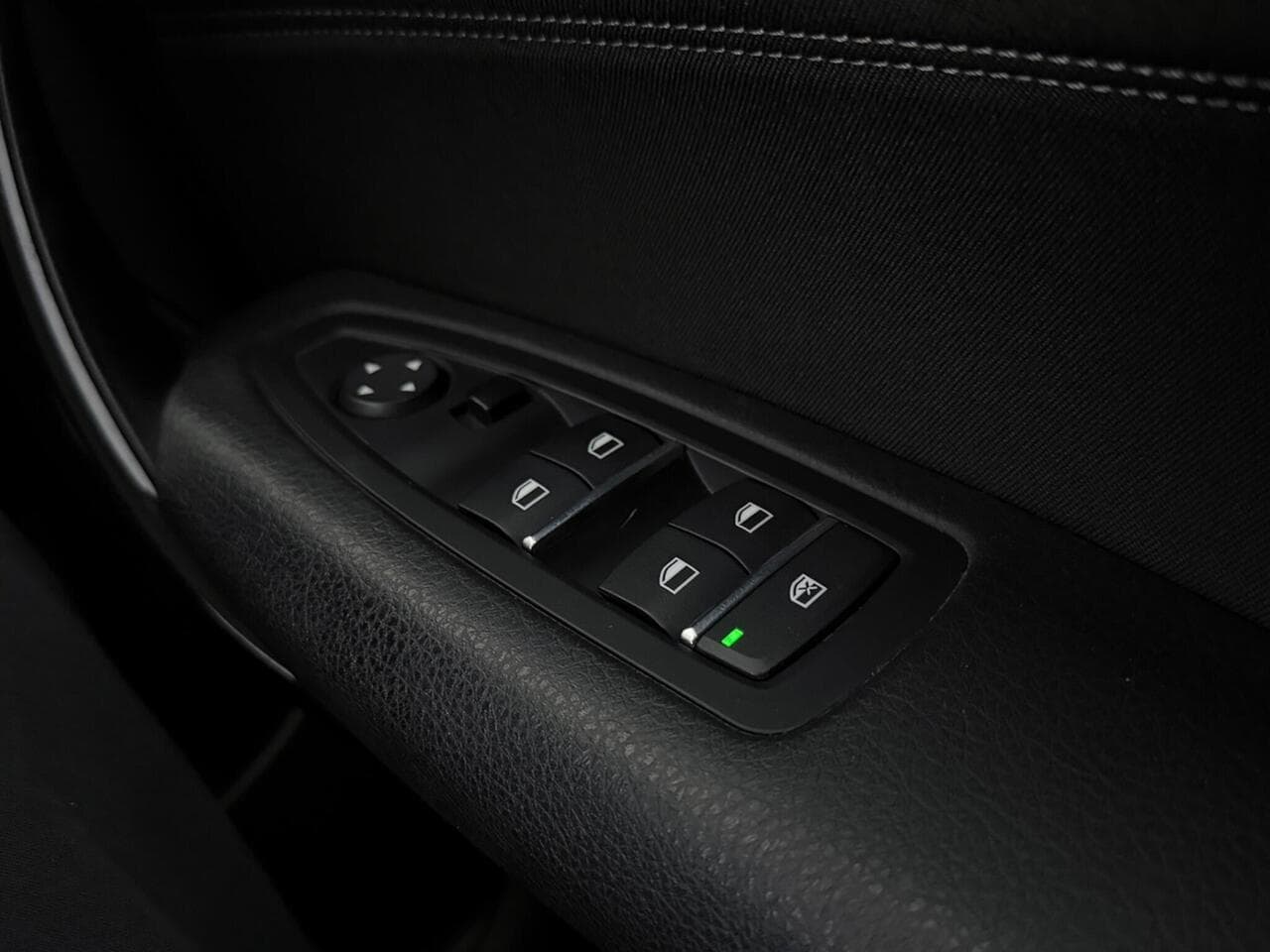 BMW 1 Series thumbnail Misc Controls