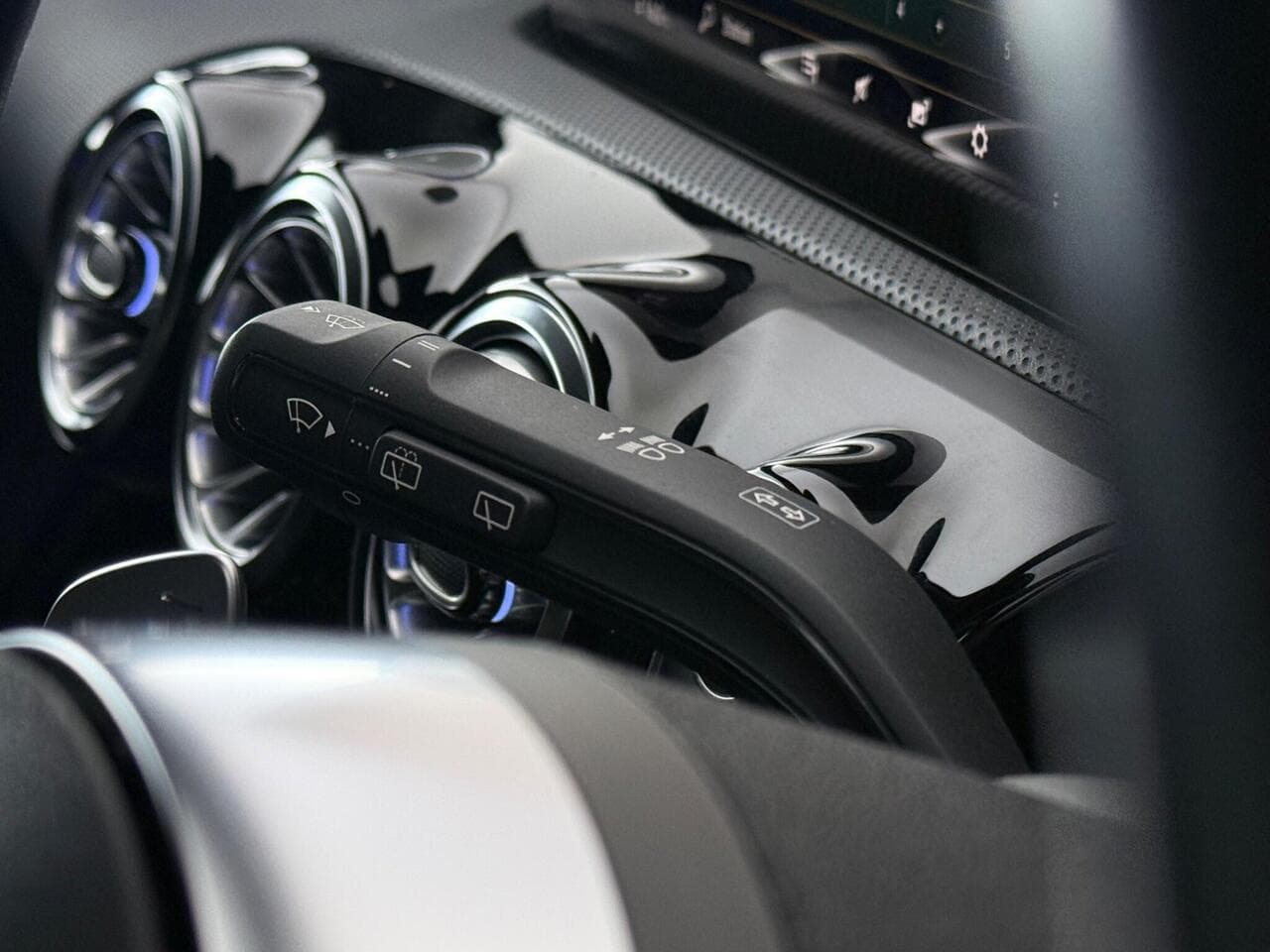 Mercedes-Benz CLA thumbnail Misc Controls