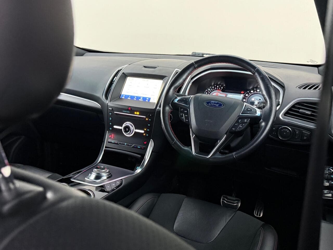 Ford Edge thumbnail Interior Front
