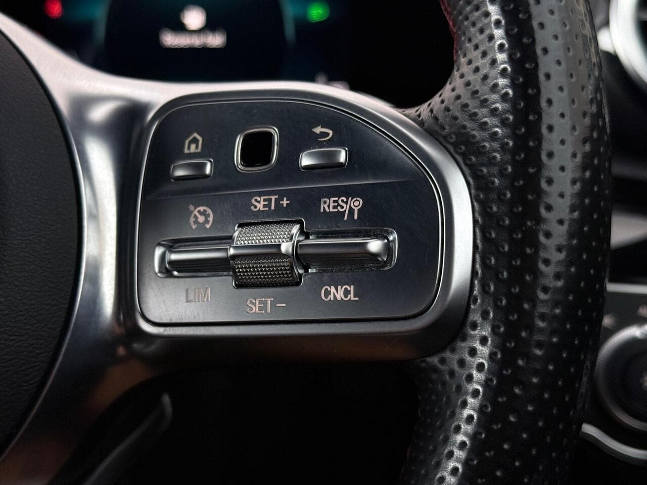 Mercedes-Benz A Class thumbnail Misc Controls