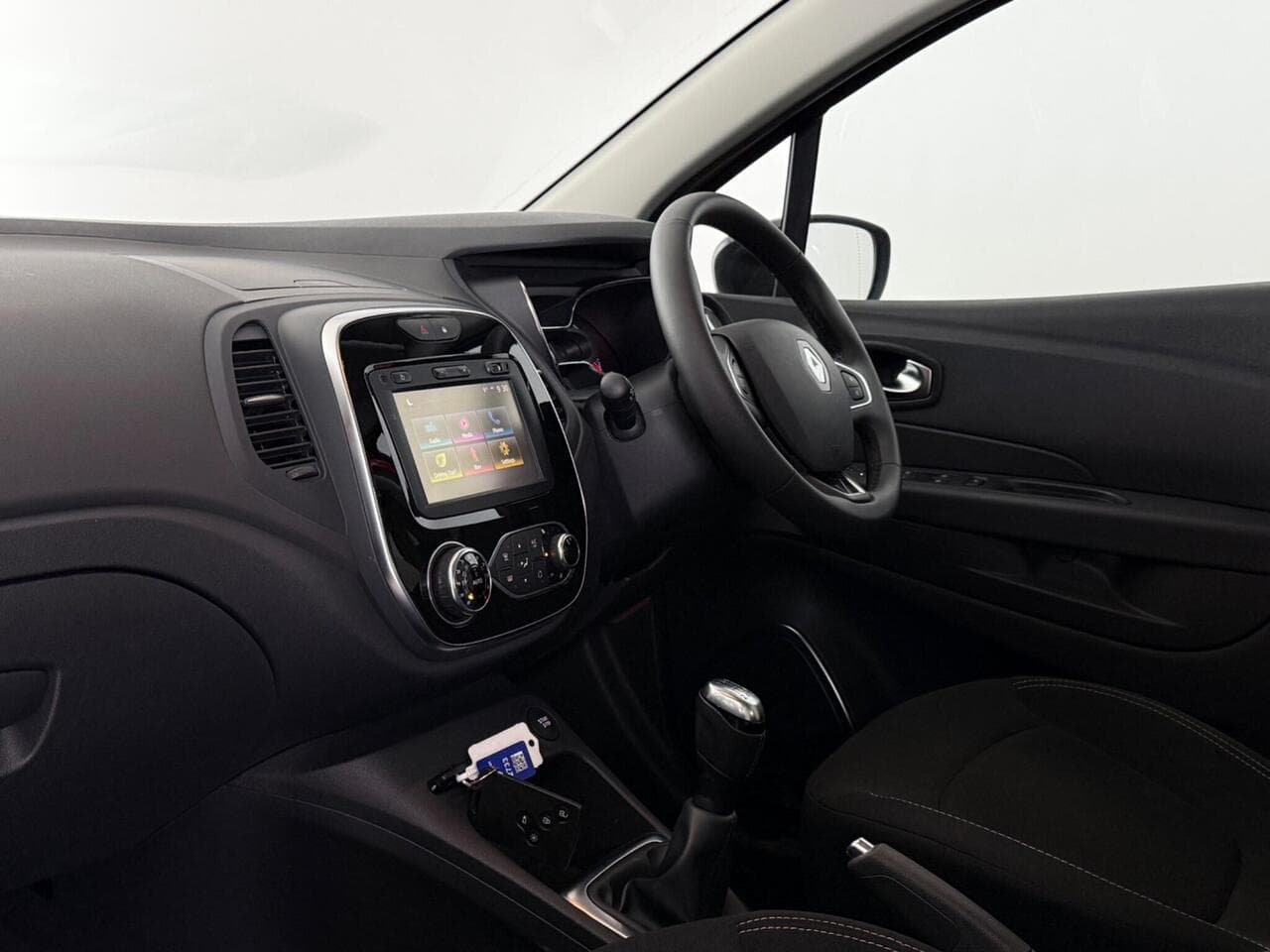 Renault Captur thumbnail Interior Front
