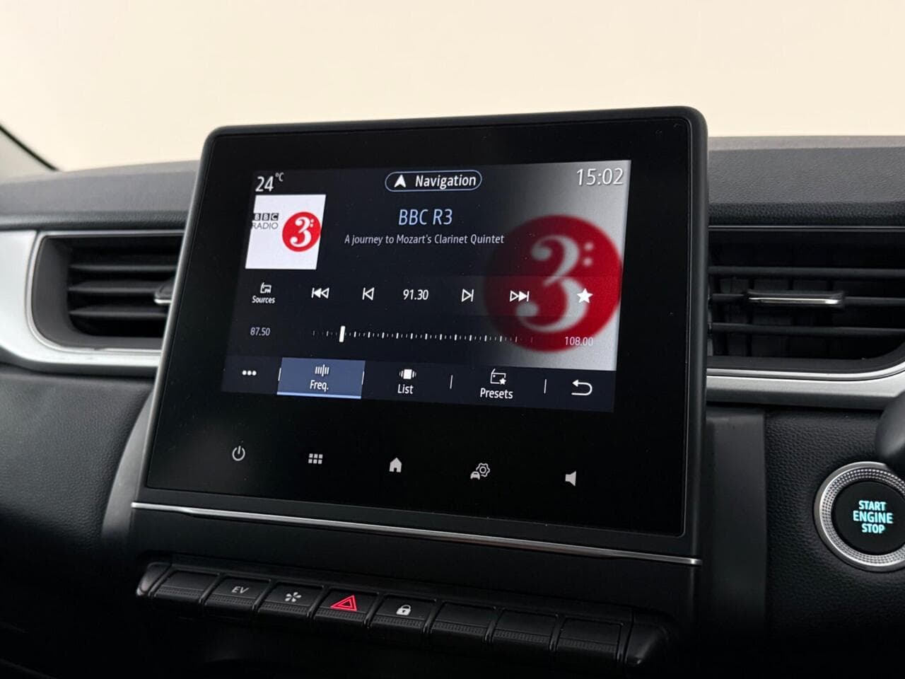 Renault Captur thumbnail Infotainment System