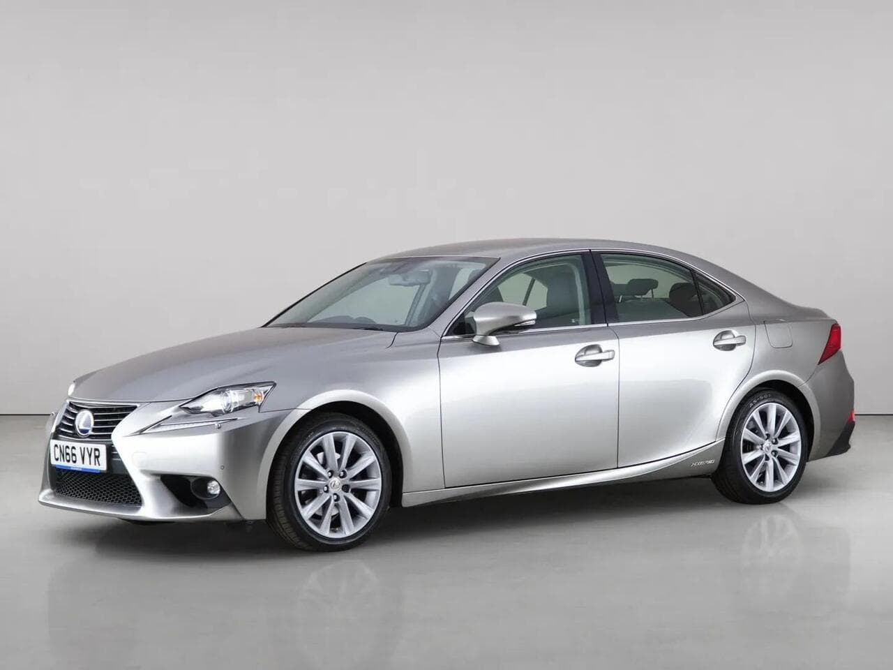 Lexus IS thumbnail Front Left