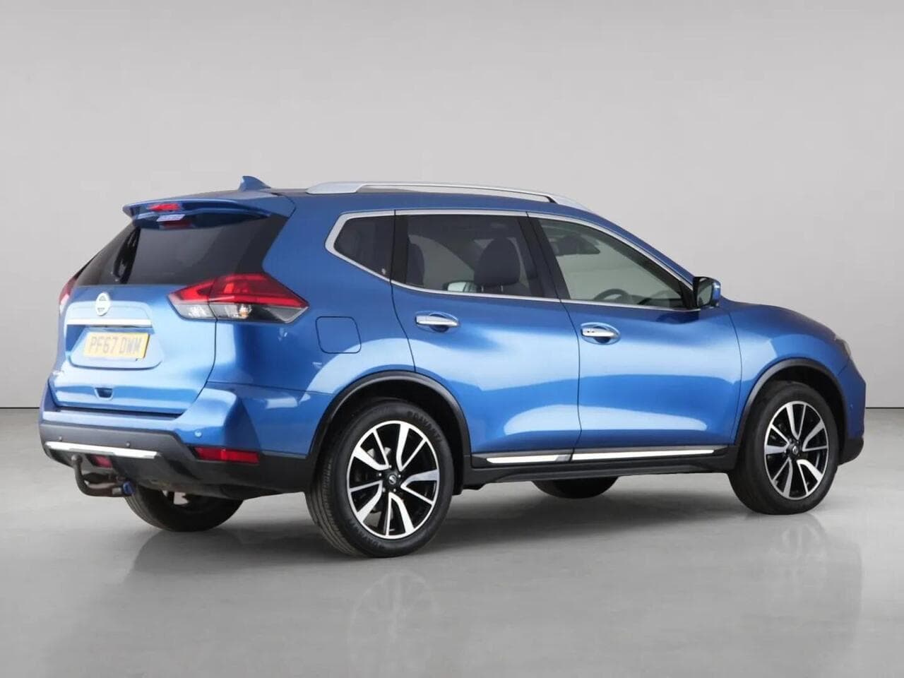 Nissan X-Trail thumbnail Side Right