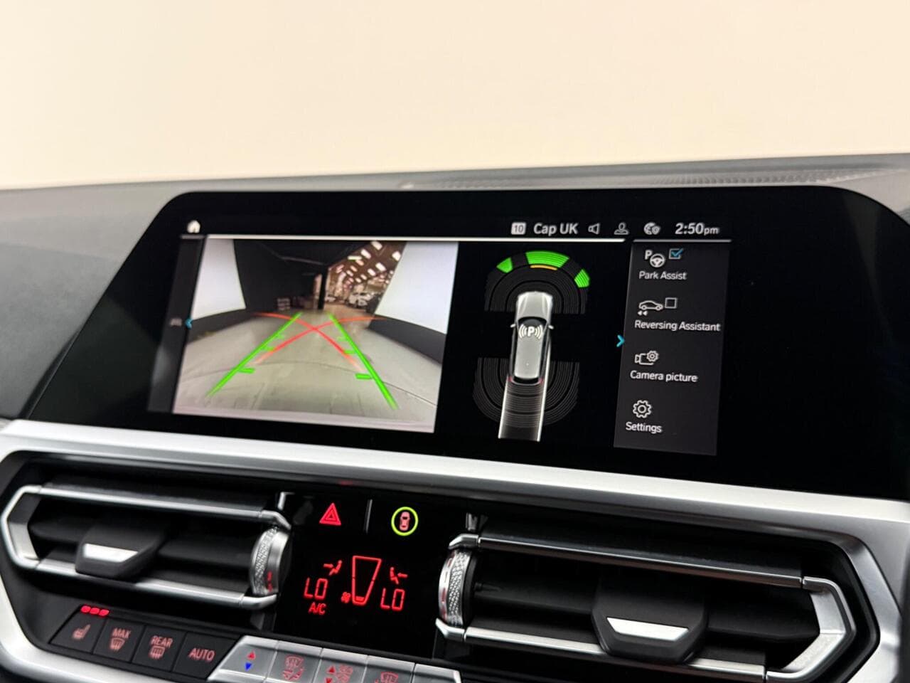 BMW 3 Series thumbnail Infotainment System