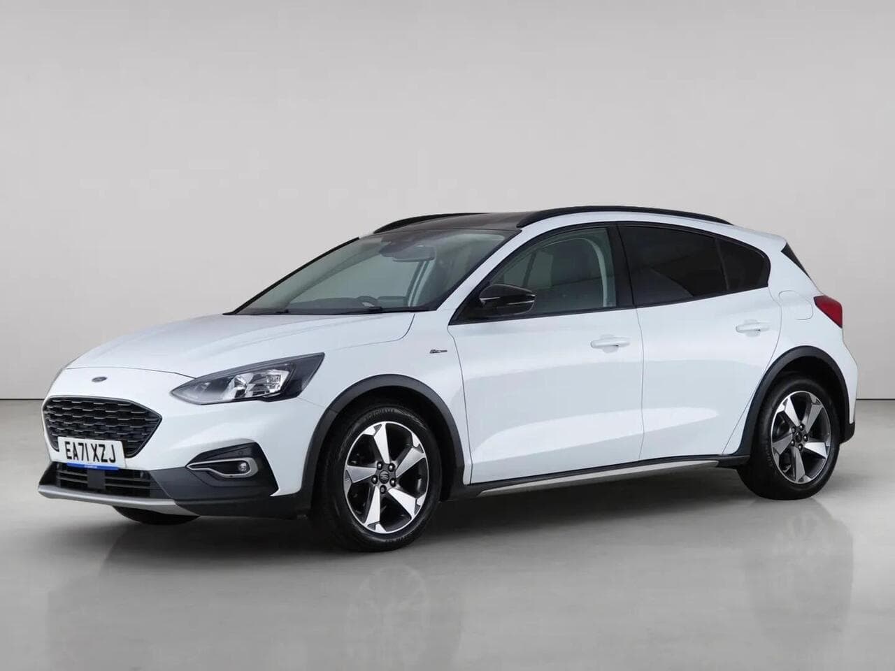 Ford Focus thumbnail Front Left