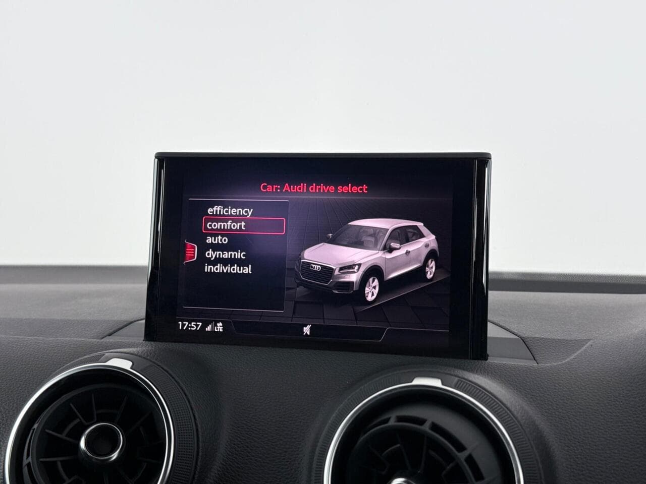 Audi Q2 thumbnail Infotainment System