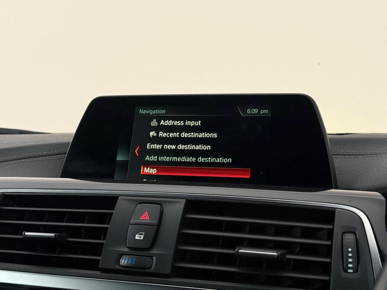 BMW 4 Series thumbnail Infotainment System