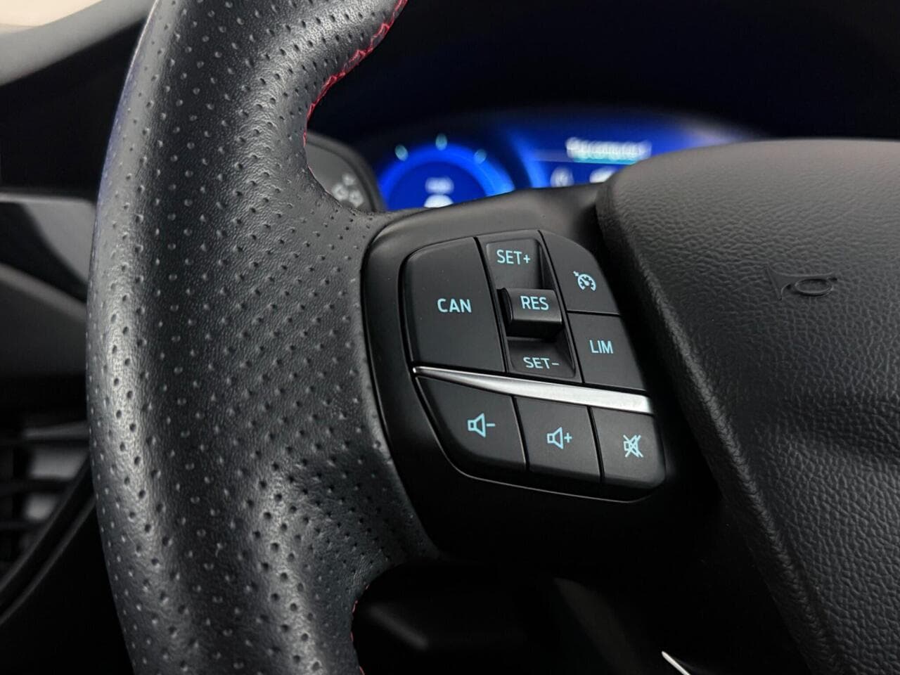 Ford Focus thumbnail Misc Controls