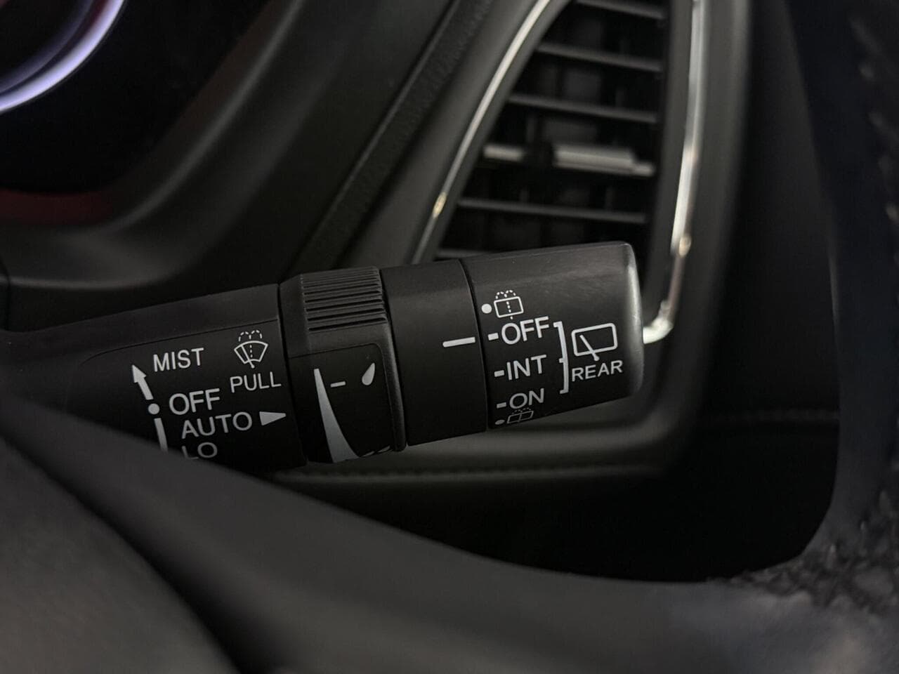 Honda HR-V thumbnail Misc Controls