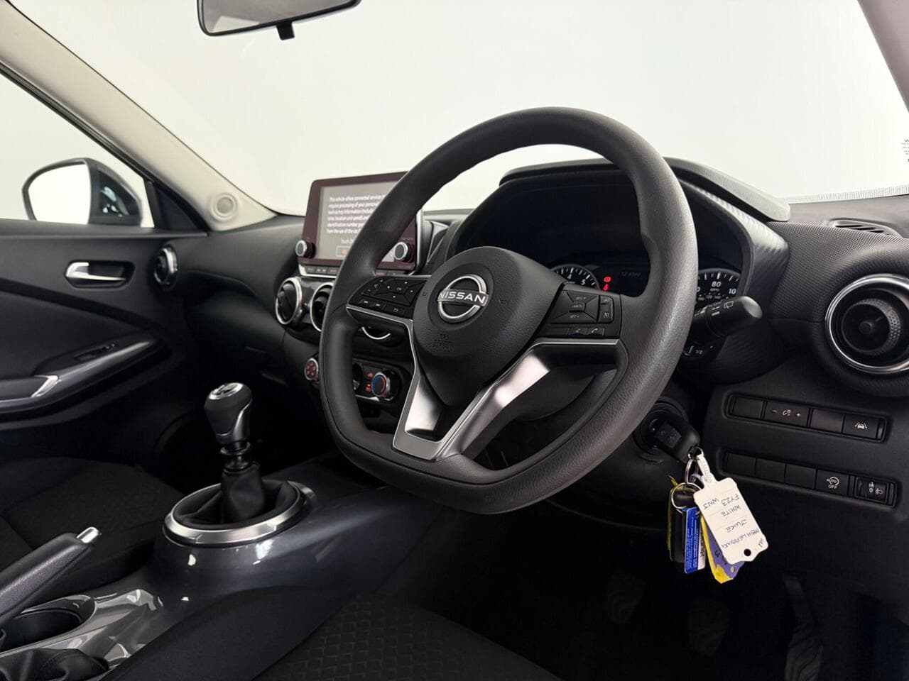 Nissan Juke thumbnail Interior Front