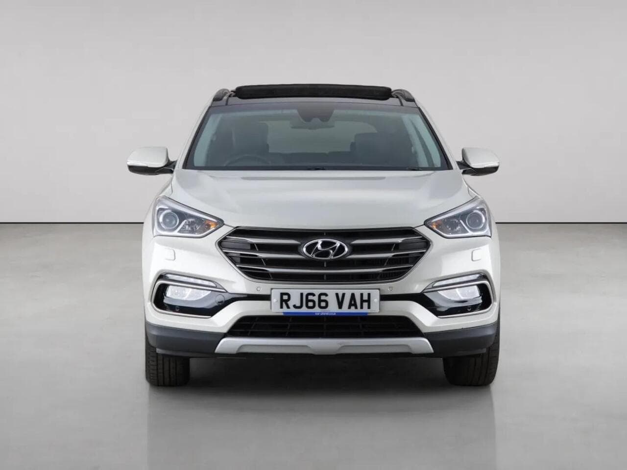 Hyundai Santa Fe thumbnail Front