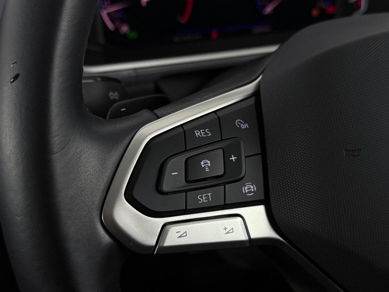 Volkswagen T-Roc thumbnail Misc Controls