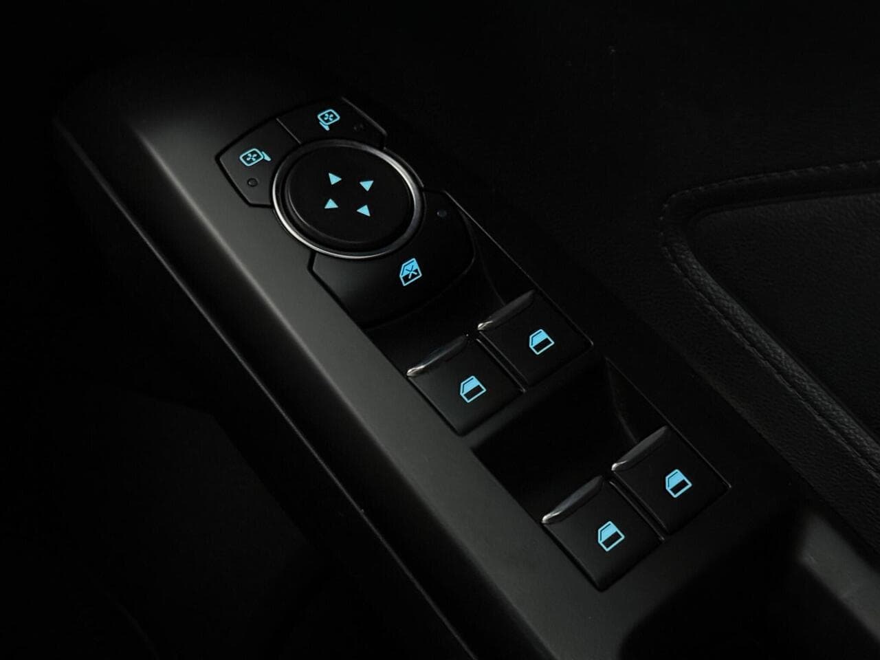 Ford Focus thumbnail Misc Controls