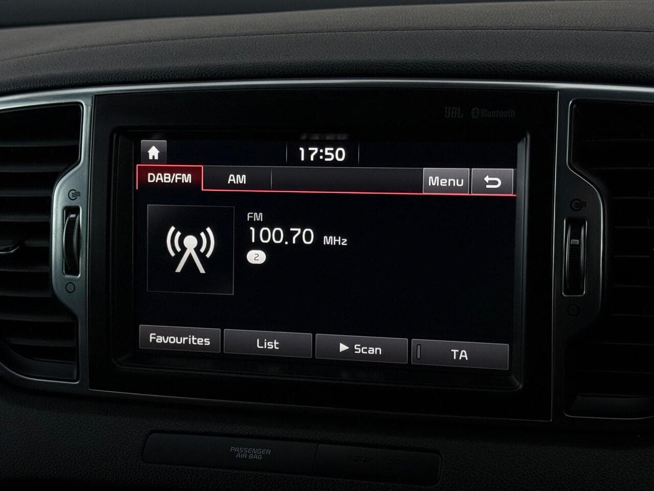 Kia Sportage thumbnail Infotainment System