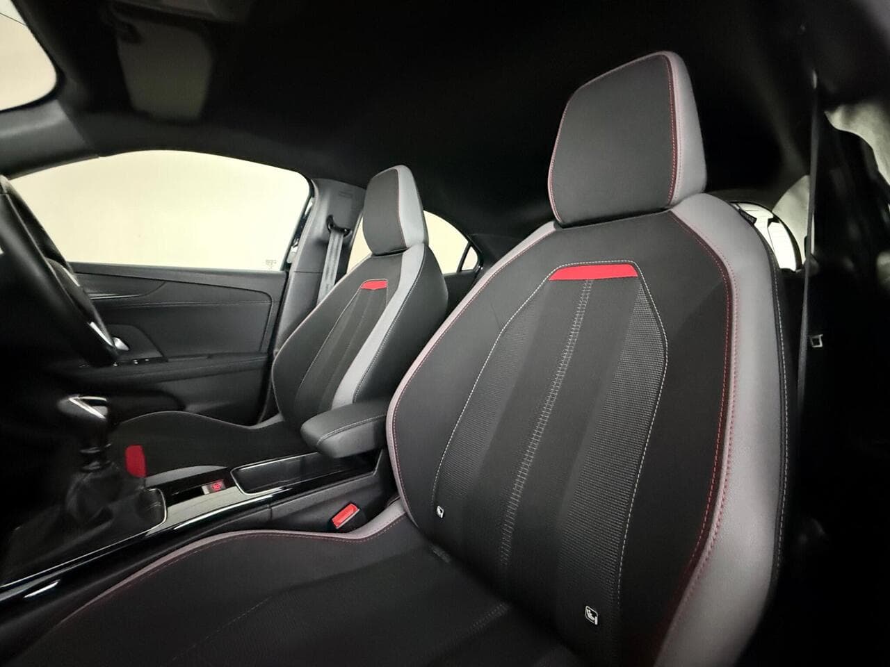 Vauxhall Mokka thumbnail Seat Front Passenger