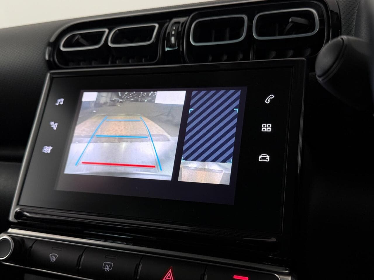 Citroen C3 Aircross thumbnail Infotainment System