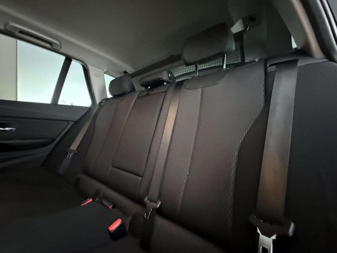 BMW 3 Series thumbnail Seats Rear