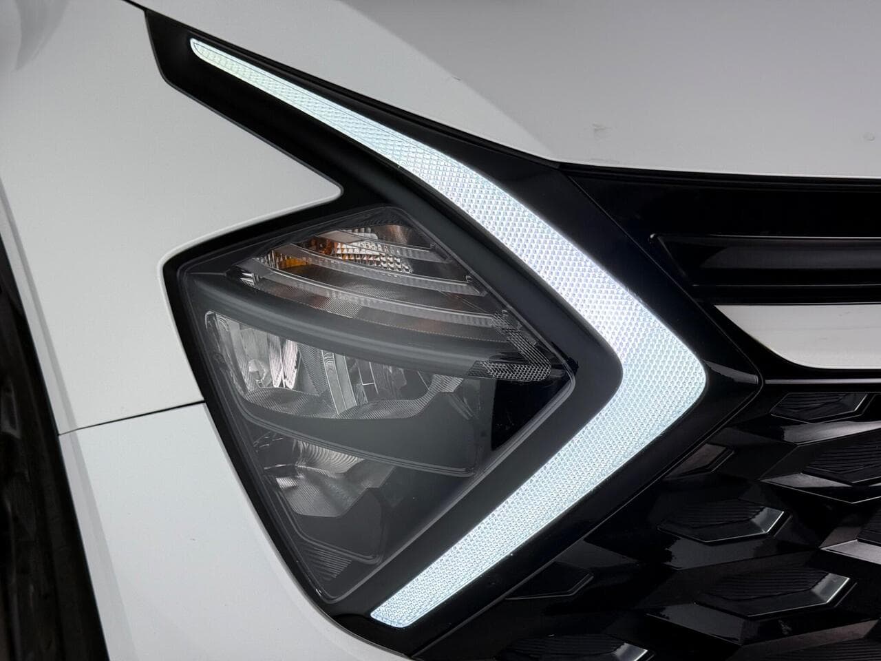 Kia Sportage thumbnail Lights Front