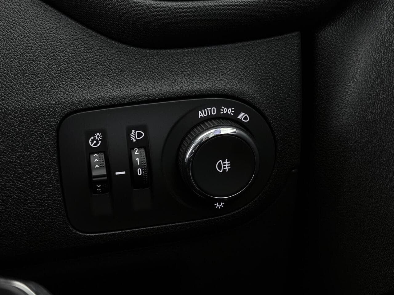 Vauxhall Crossland thumbnail Misc Controls