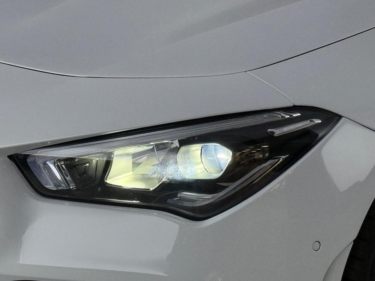 Mercedes-Benz CLA thumbnail Lights Front