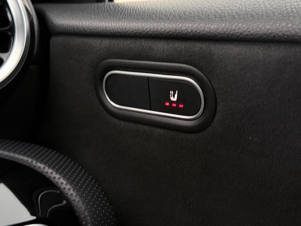 Mercedes-Benz A Class thumbnail Misc Controls