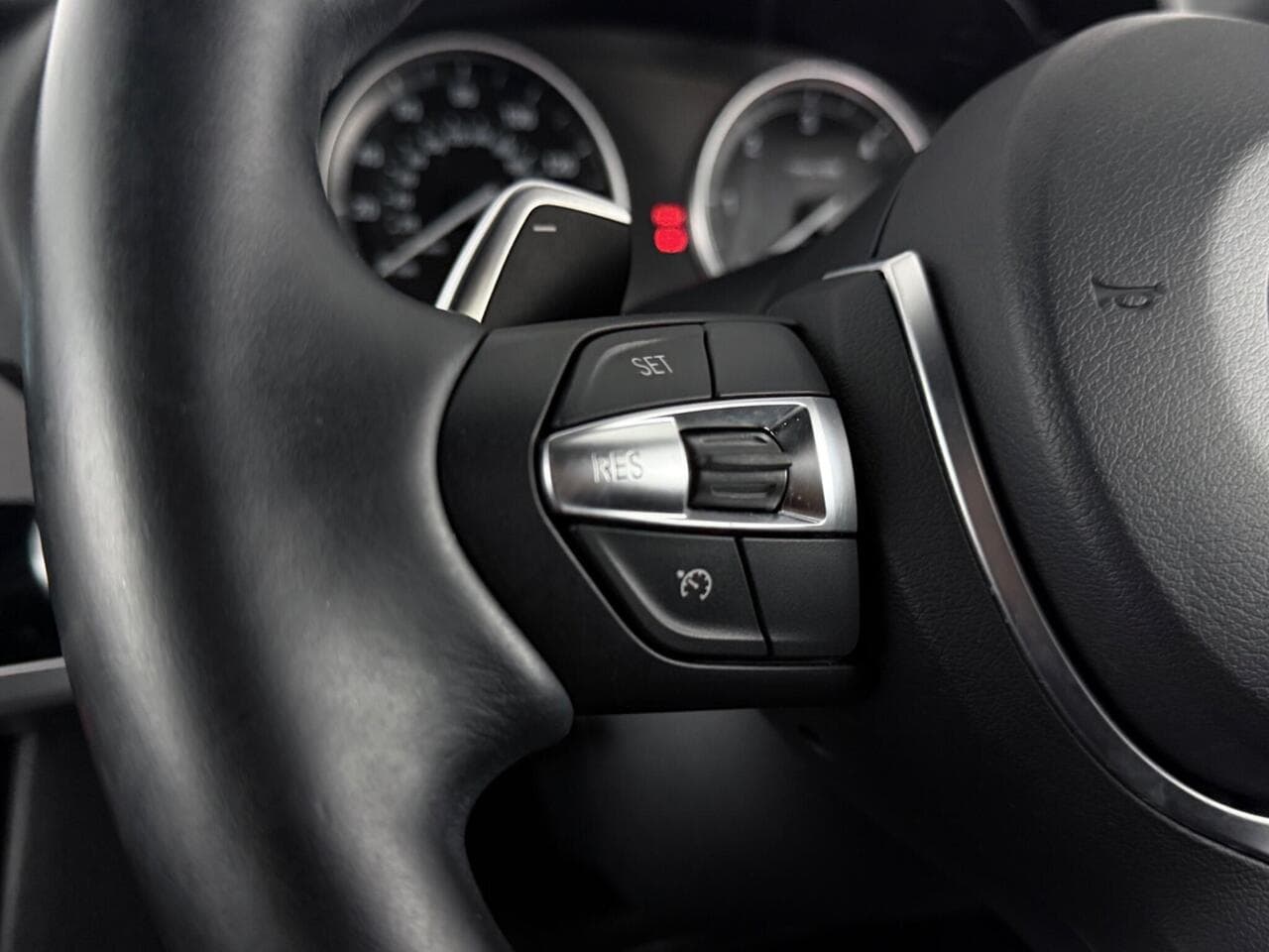 BMW X4 thumbnail Steering Wheel