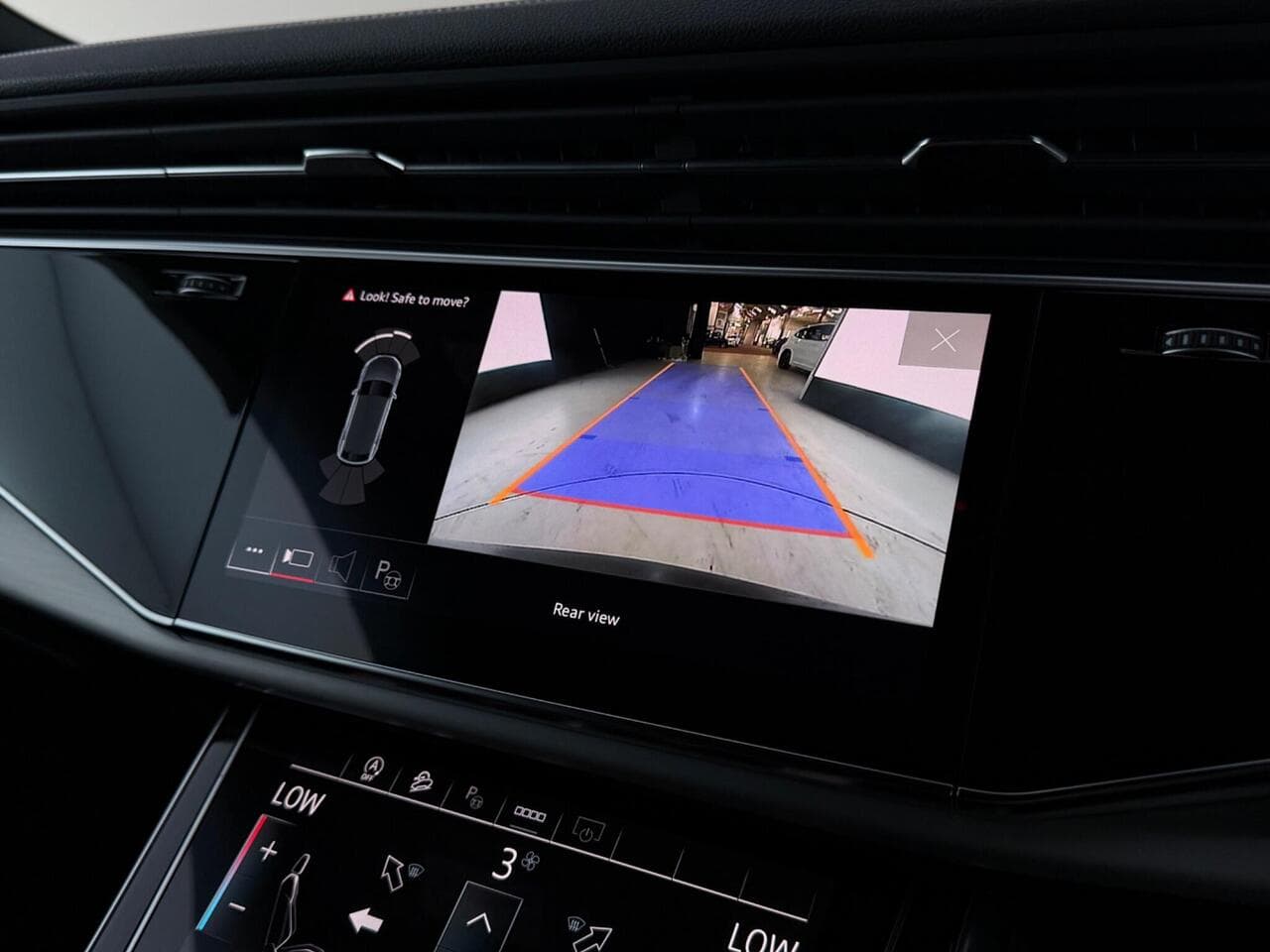 Audi Q8 thumbnail Infotainment System