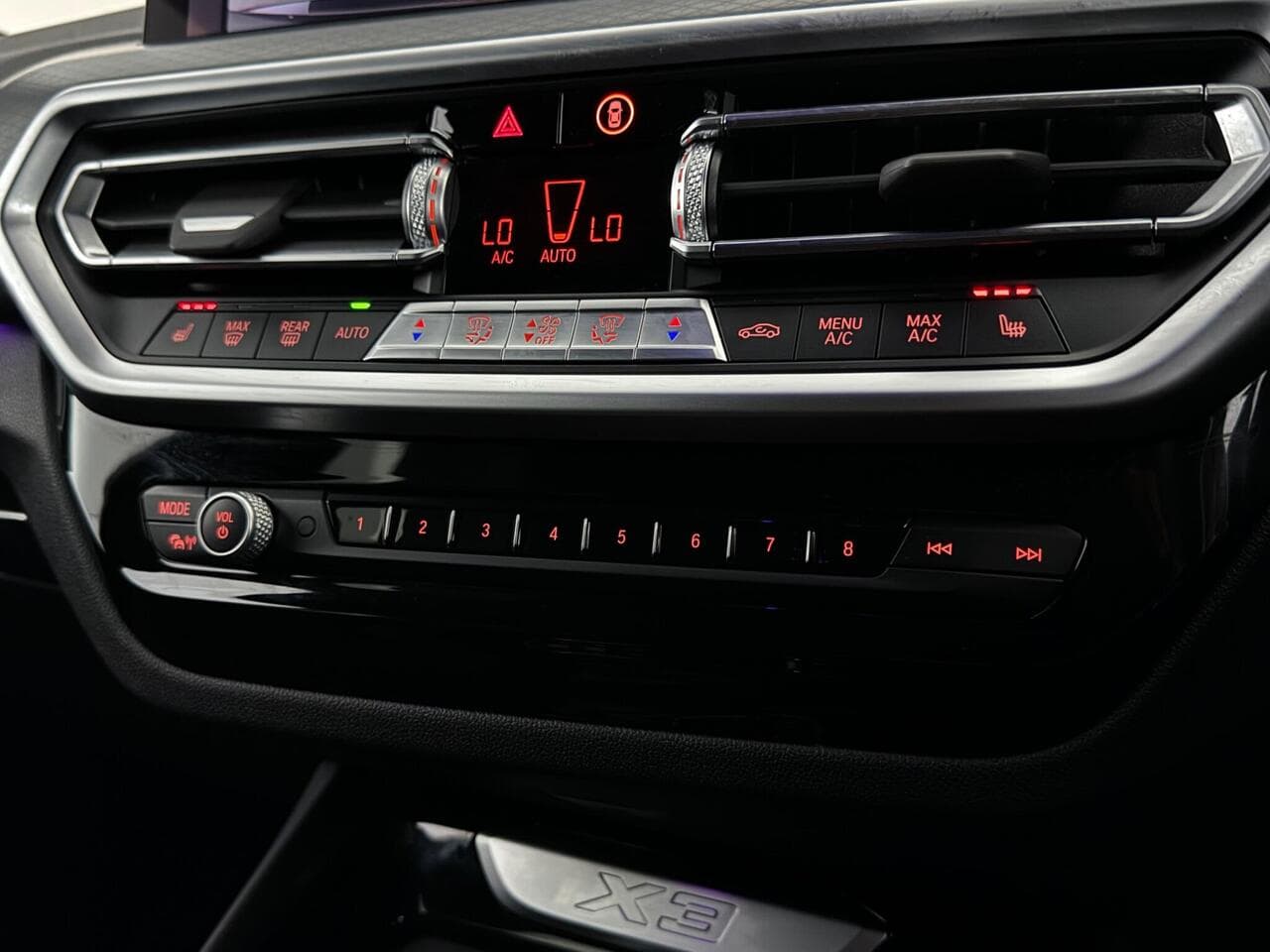 BMW X3 thumbnail Infotainment System