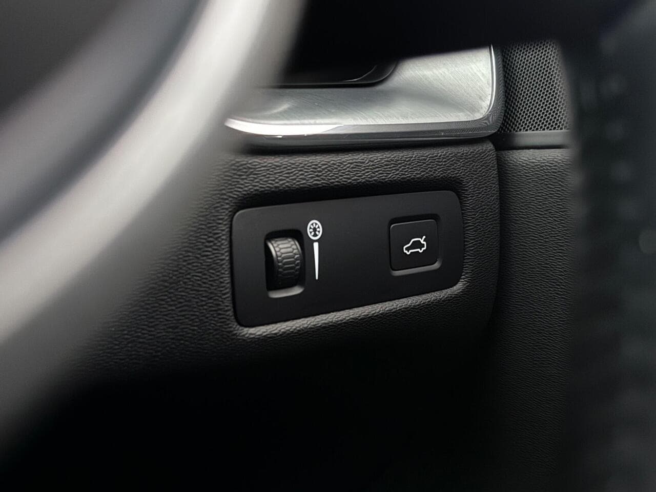 Volvo XC60 thumbnail Misc Controls