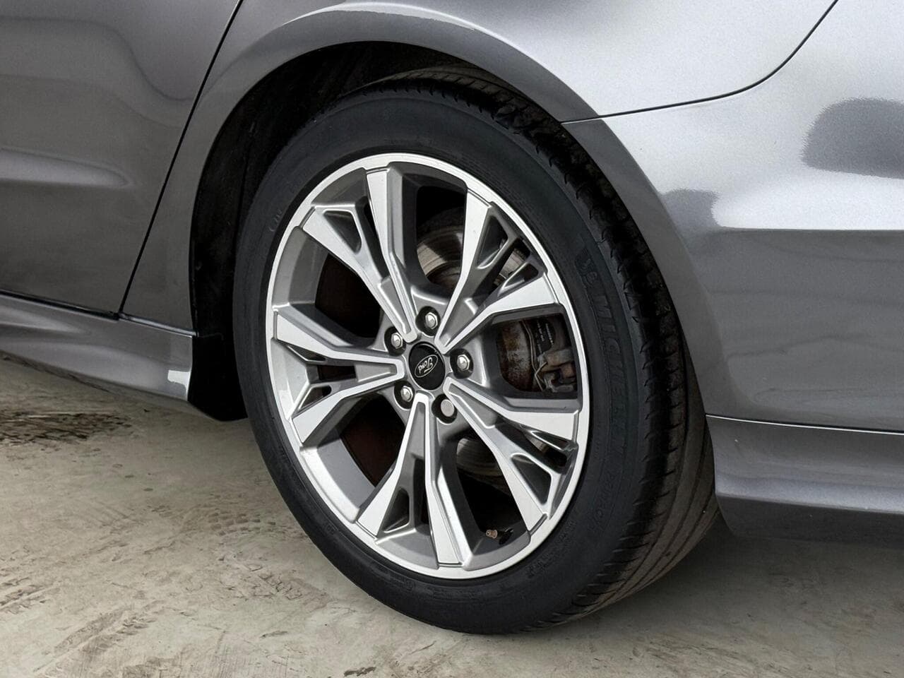 Ford Mondeo thumbnail Wheel